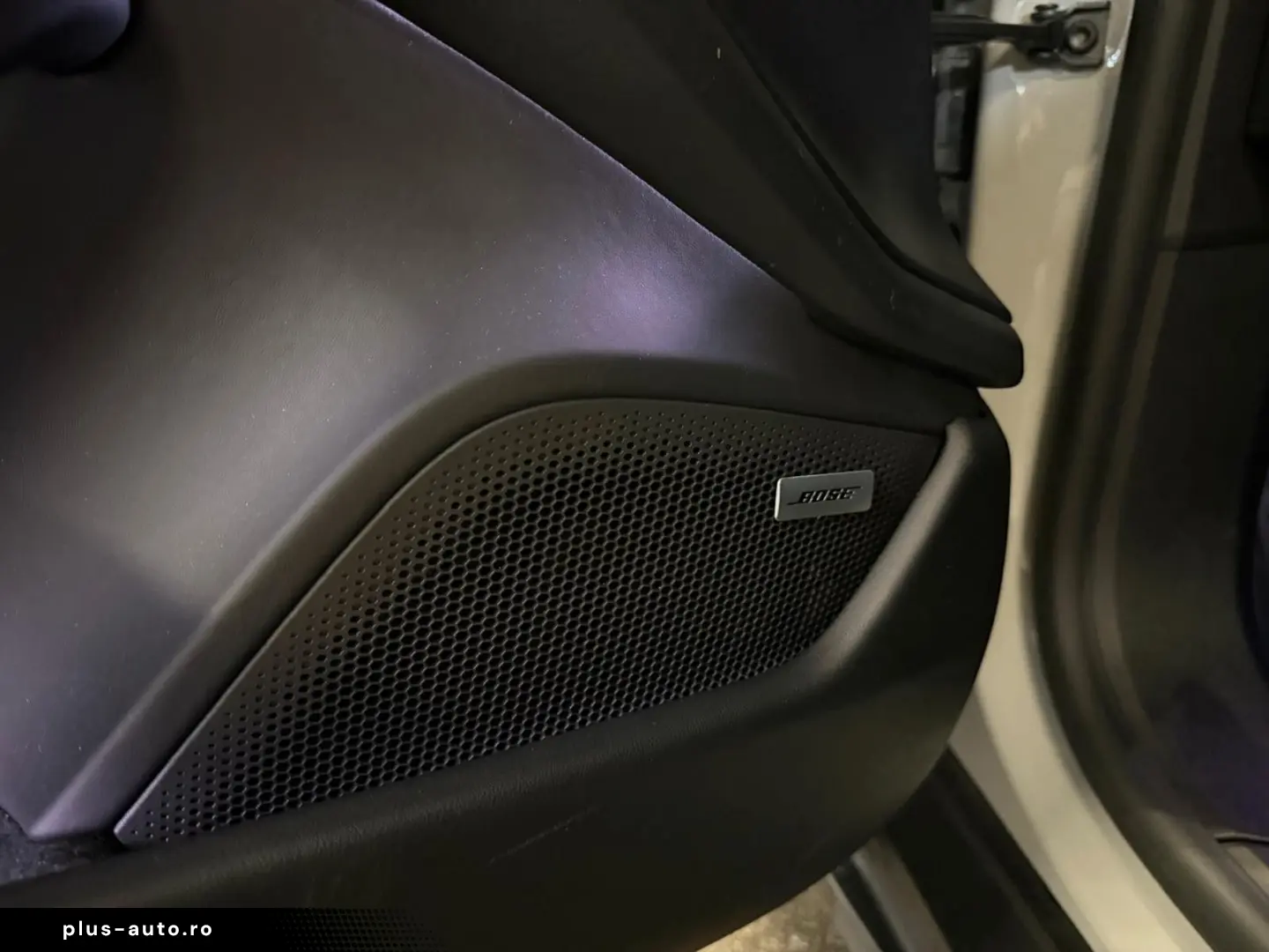 PORSCHE Cross Turismo 4