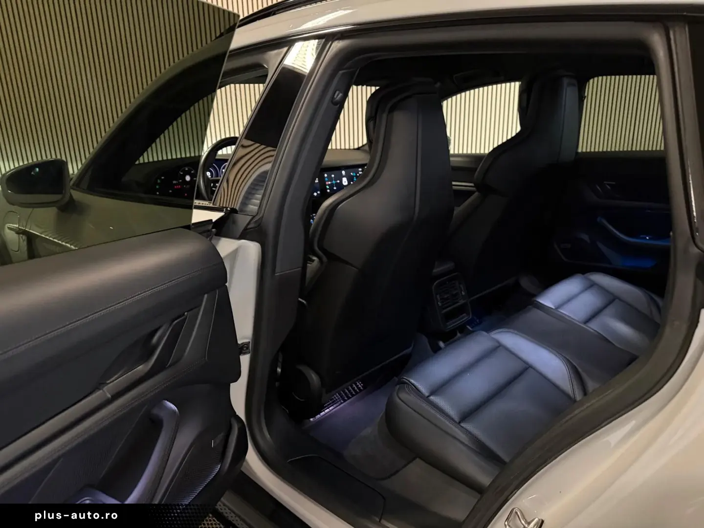 PORSCHE Cross Turismo 4