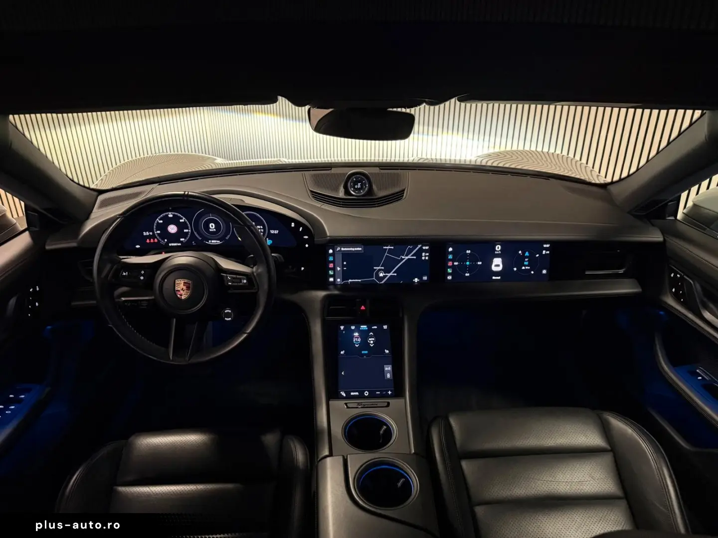 PORSCHE Cross Turismo 4