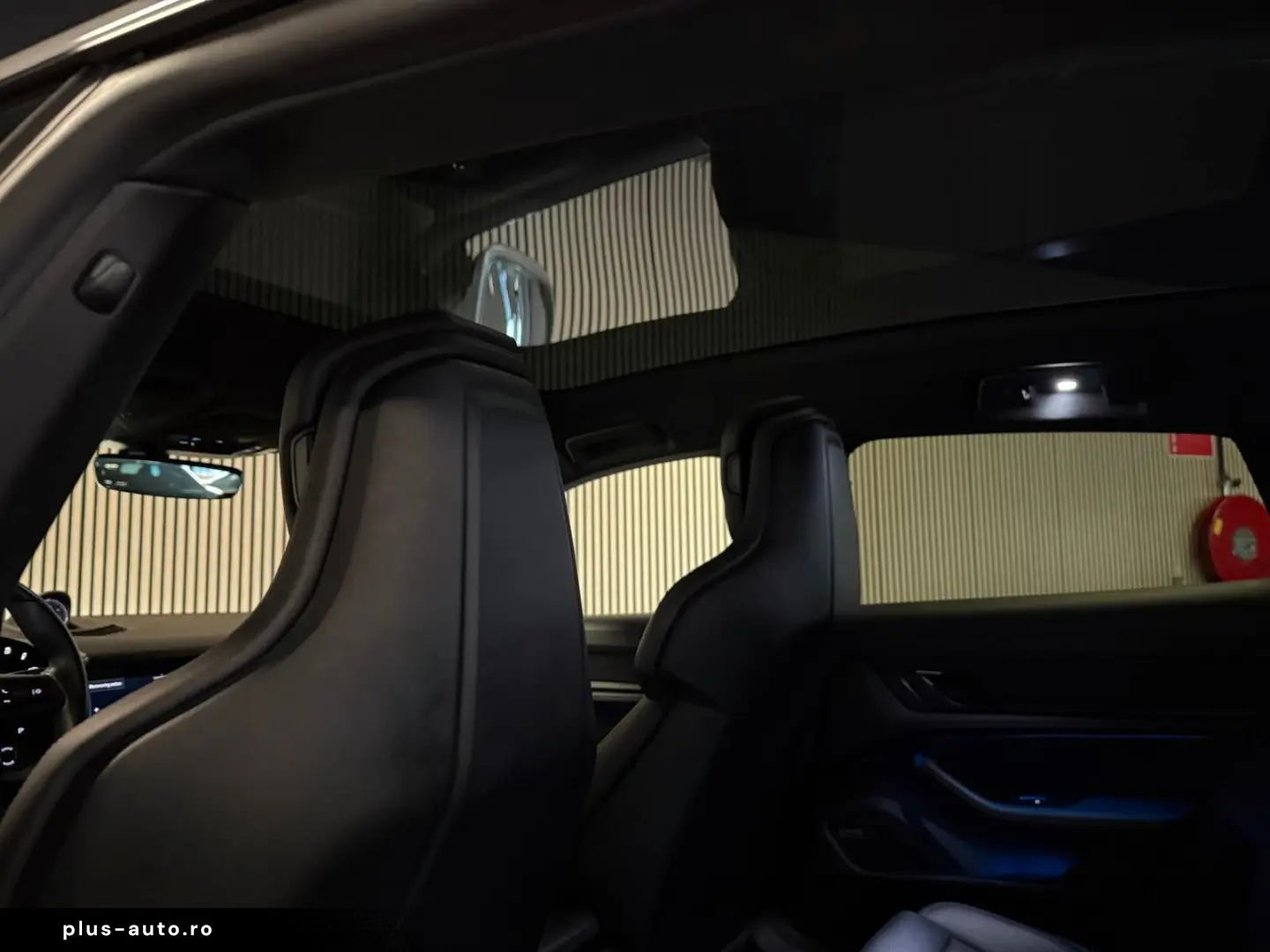 PORSCHE Cross Turismo 4