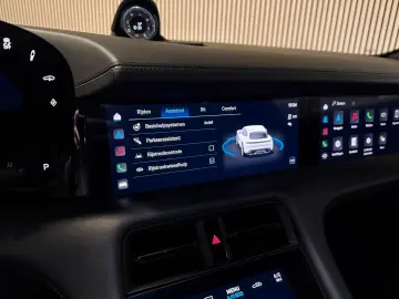 PORSCHE Cross Turismo 4