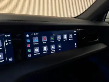 PORSCHE Cross Turismo 4