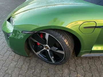 PORSCHE TAYCAN GTS  EXKLUSIV