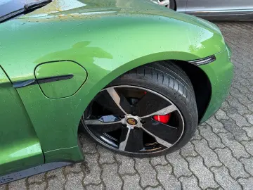 PORSCHE TAYCAN GTS  EXKLUSIV