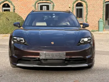 PORSCHE Taycan 4 Cross Turismo
