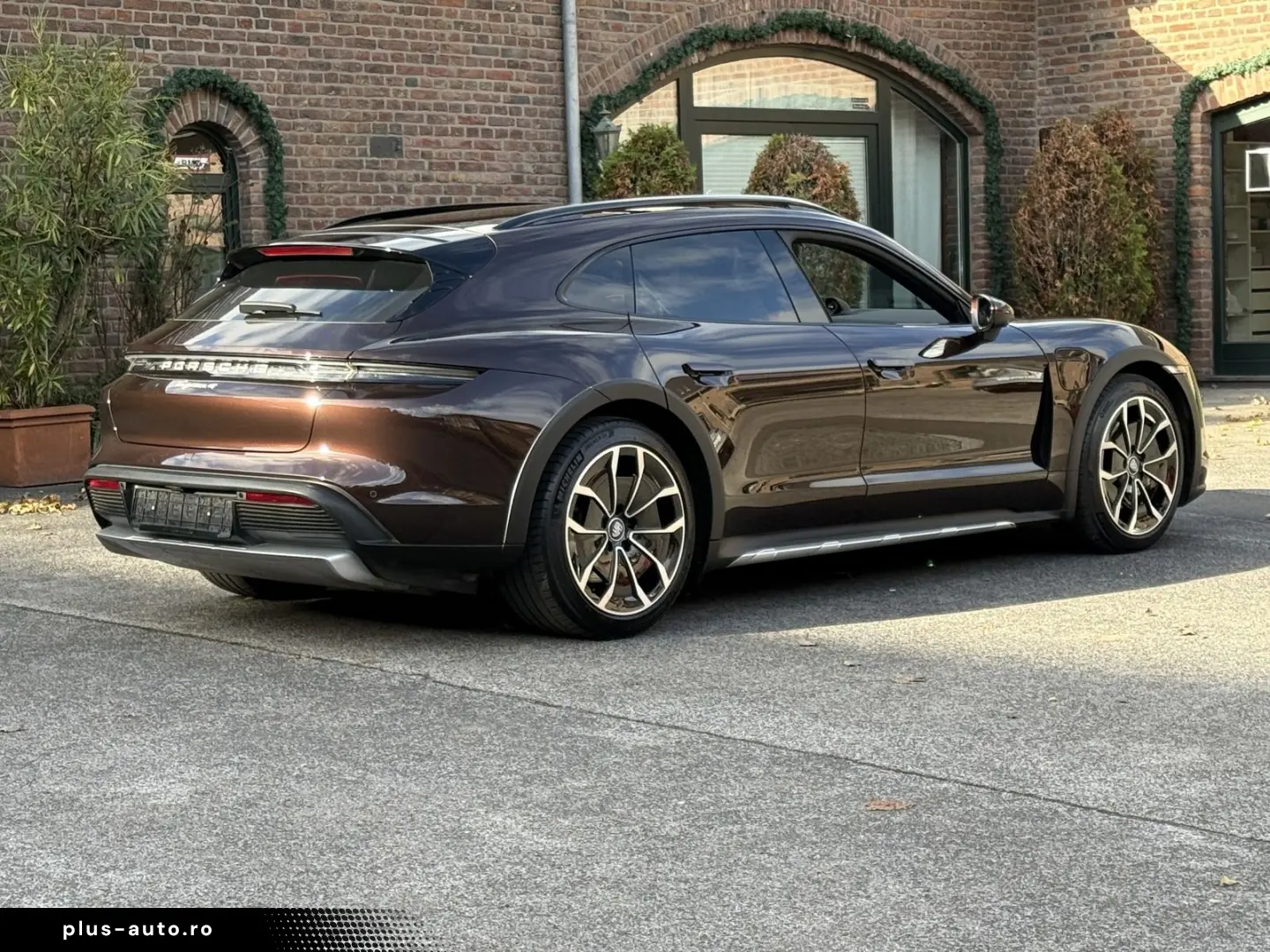 PORSCHE Taycan 4 Cross Turismo