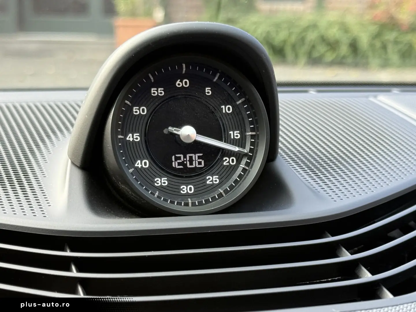 PORSCHE Taycan 4 Cross Turismo