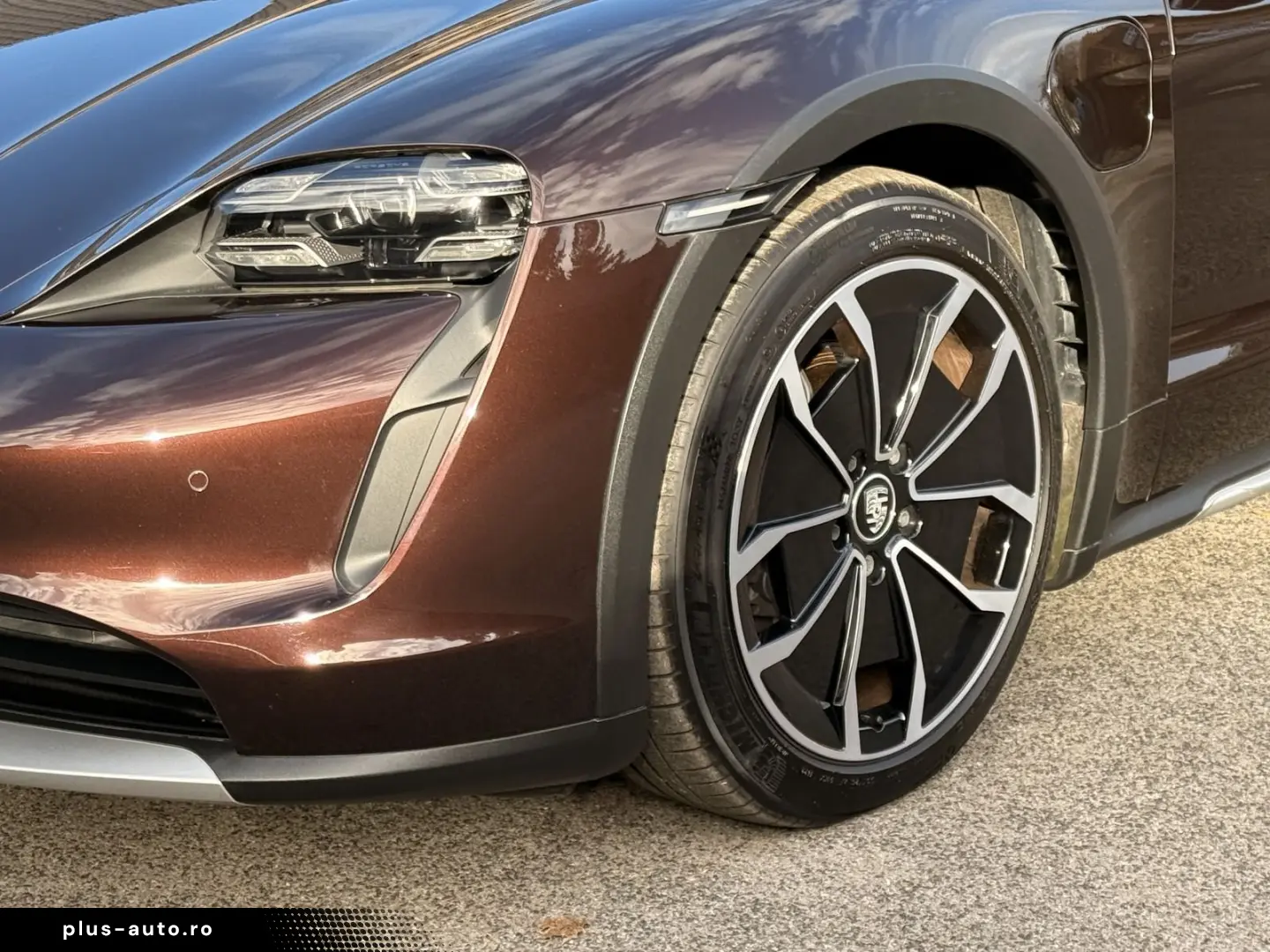 PORSCHE Taycan 4 Cross Turismo