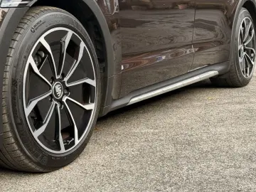 PORSCHE Taycan 4 Cross Turismo