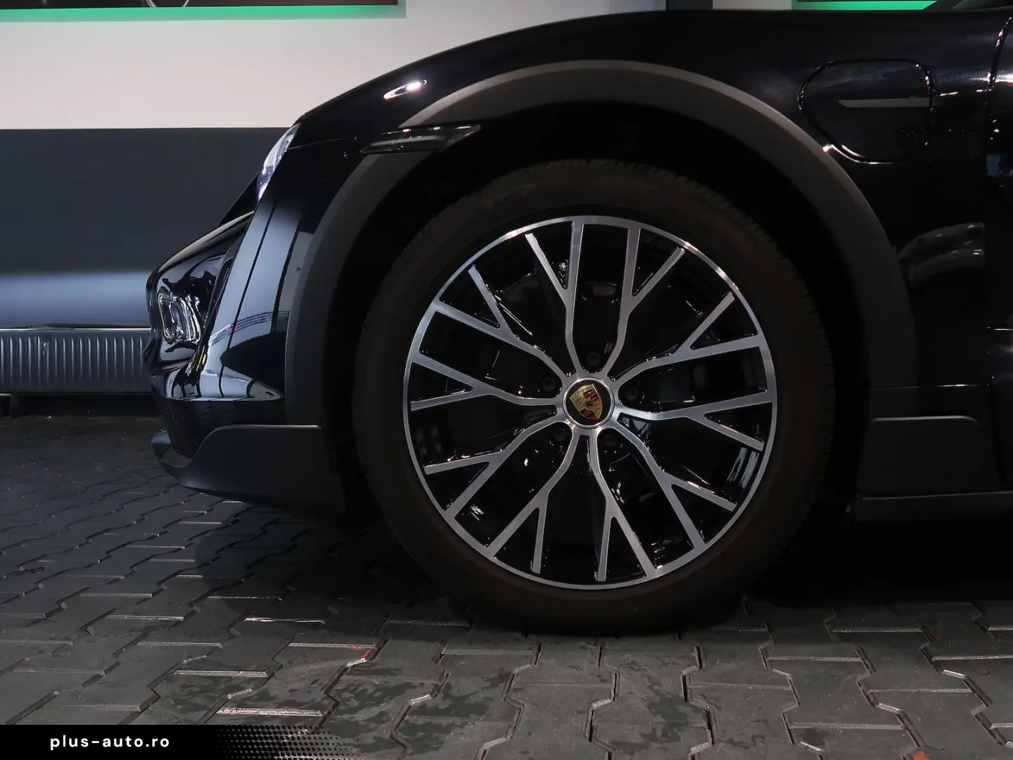 PORSCHE Taycan 4 Cross Turismo