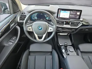 BMW X3  xDr. 30e AHK Laser Pano Head-Up 360  ACC