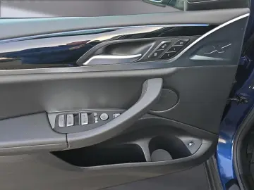 BMW X3  xDr. 30e AHK Laser Pano Head-Up 360  ACC