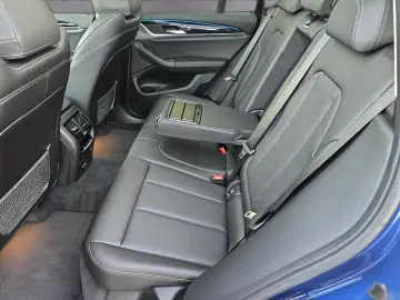 BMW X3  xDr. 30e AHK Laser Pano Head-Up 360  ACC