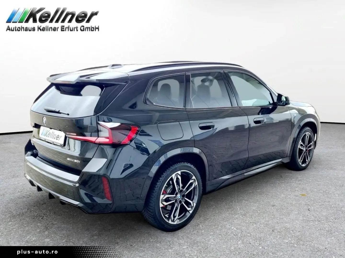 BMW X1  20i M-Sport Pro AHK Head-Up Pano 360  19 Zo
