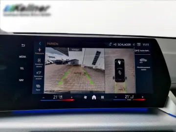 BMW X1  20i M-Sport Pro AHK Head-Up Pano 360  19 Zo