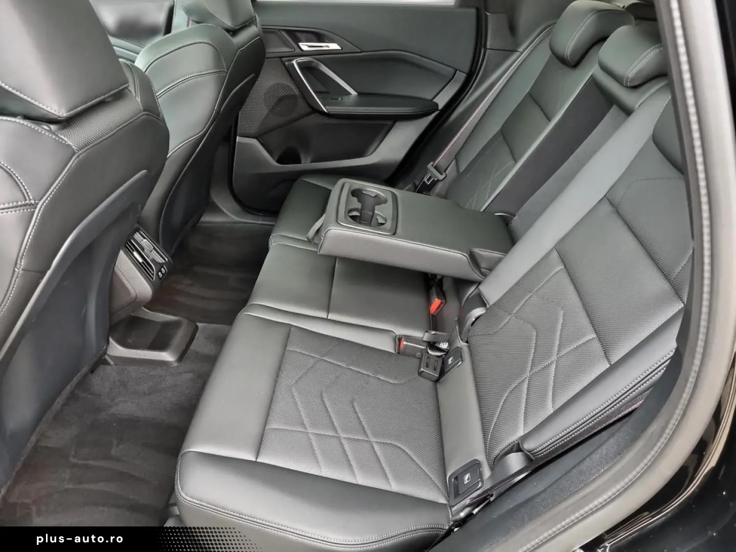 BMW X1  20i M-Sport Pro AHK Head-Up Pano 360  19 Zo