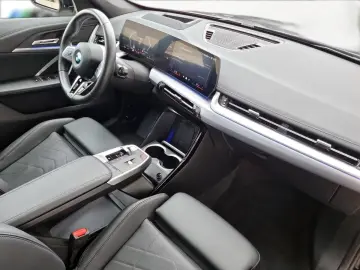 BMW X1  20i M-Sport Pro AHK Head-Up Pano 360  19 Zo