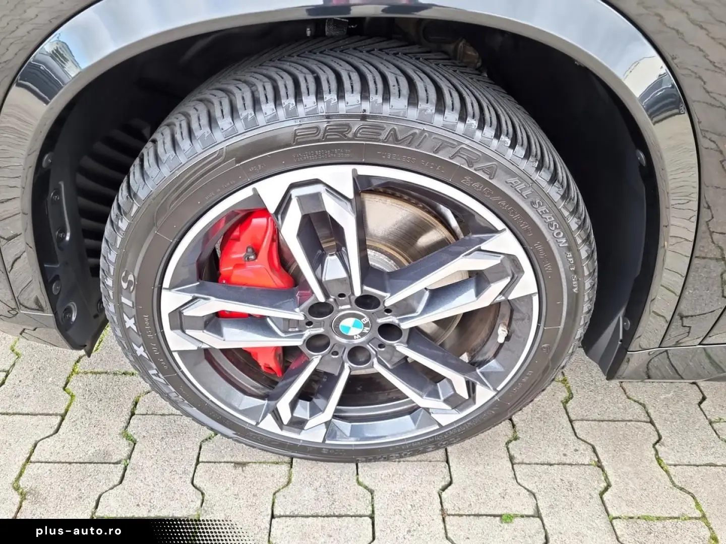 BMW X1  20i M-Sport Pro AHK Head-Up Pano 360  19 Zo