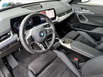 BMW X1  18i M-Sport AHK Pano aLED R-Kamera Travel Pa