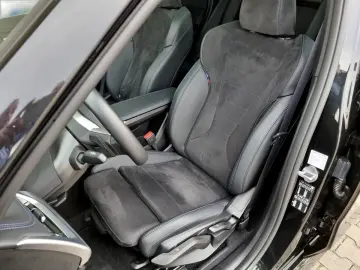 BMW X1  18i M-Sport AHK Pano aLED R-Kamera Travel Pa