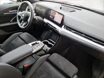 BMW X1  18i M-Sport AHK Pano aLED R-Kamera Travel Pa