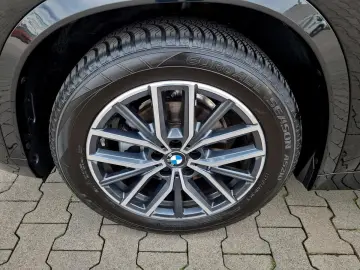 BMW X1  18i M-Sport AHK Pano aLED R-Kamera Travel Pa