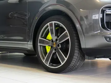 Porsche Cayenne Turbo S E-Hybrid