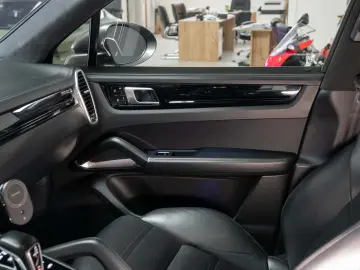 Porsche Cayenne Turbo S E-Hybrid