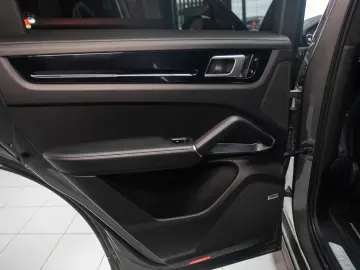 Porsche Cayenne Turbo S E-Hybrid