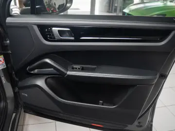 Porsche Cayenne Turbo S E-Hybrid