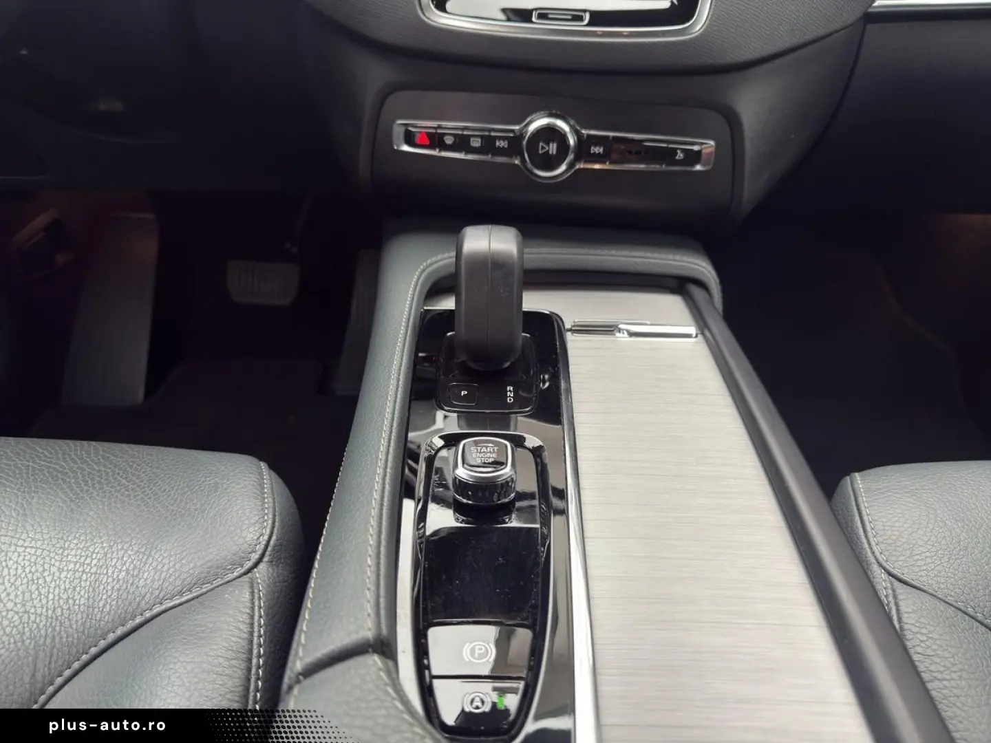 VOLVO XC90 B5 Diesel AWD Momentum Pro