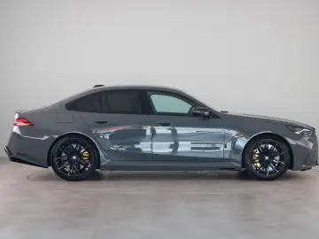 BMW M5 Sedan