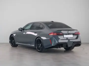 BMW M5 Sedan