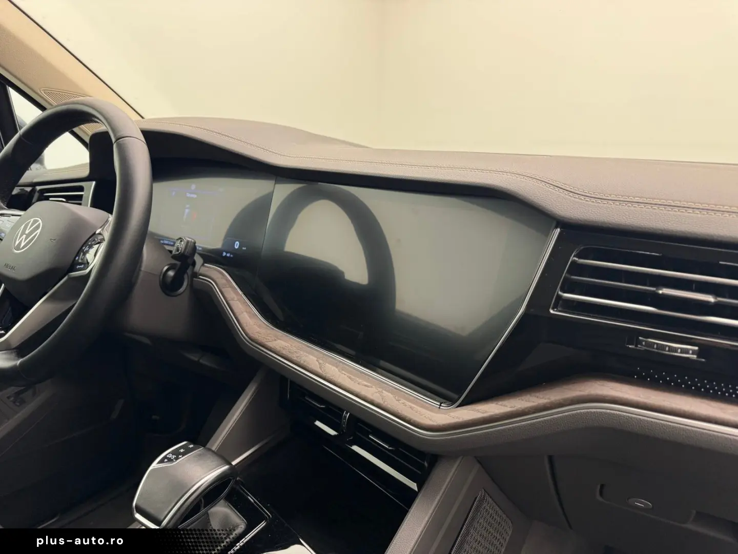 VW Touareg eHybrid 4M Atmosphere Pano20NaviMatrix