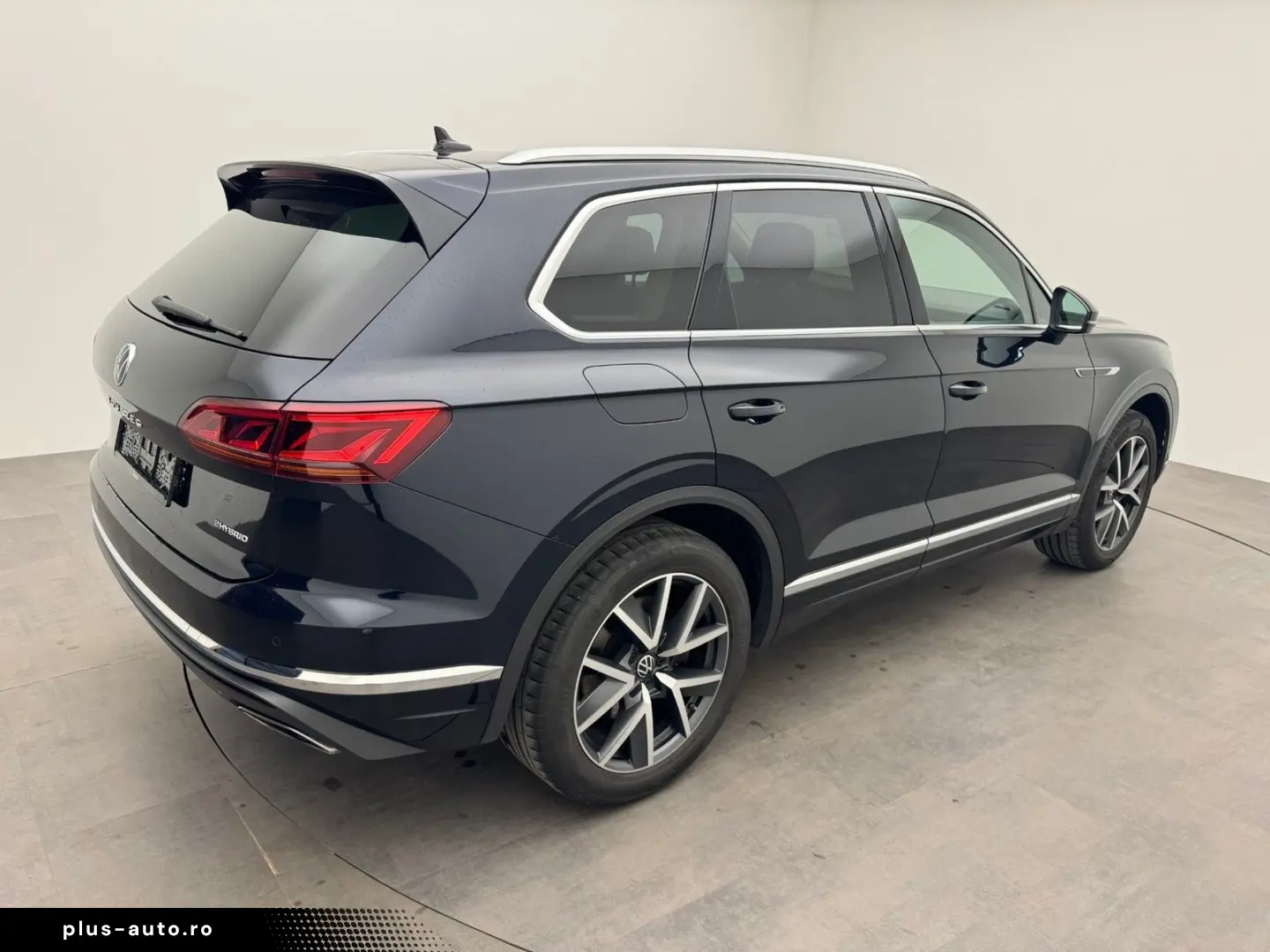 VW Touareg eHybrid 4M Atmosphere Pano20NaviMatrix