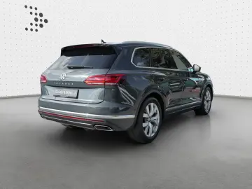 VW Touareg 3.0 TDI Pano Stand RFK Air ACC LED Navi