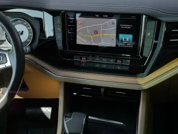 VW Touareg 3.0 TDI Pano Stand RFK Air ACC LED Navi