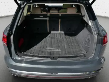 VW Touareg 3.0 TDI Pano Stand RFK Air ACC LED Navi