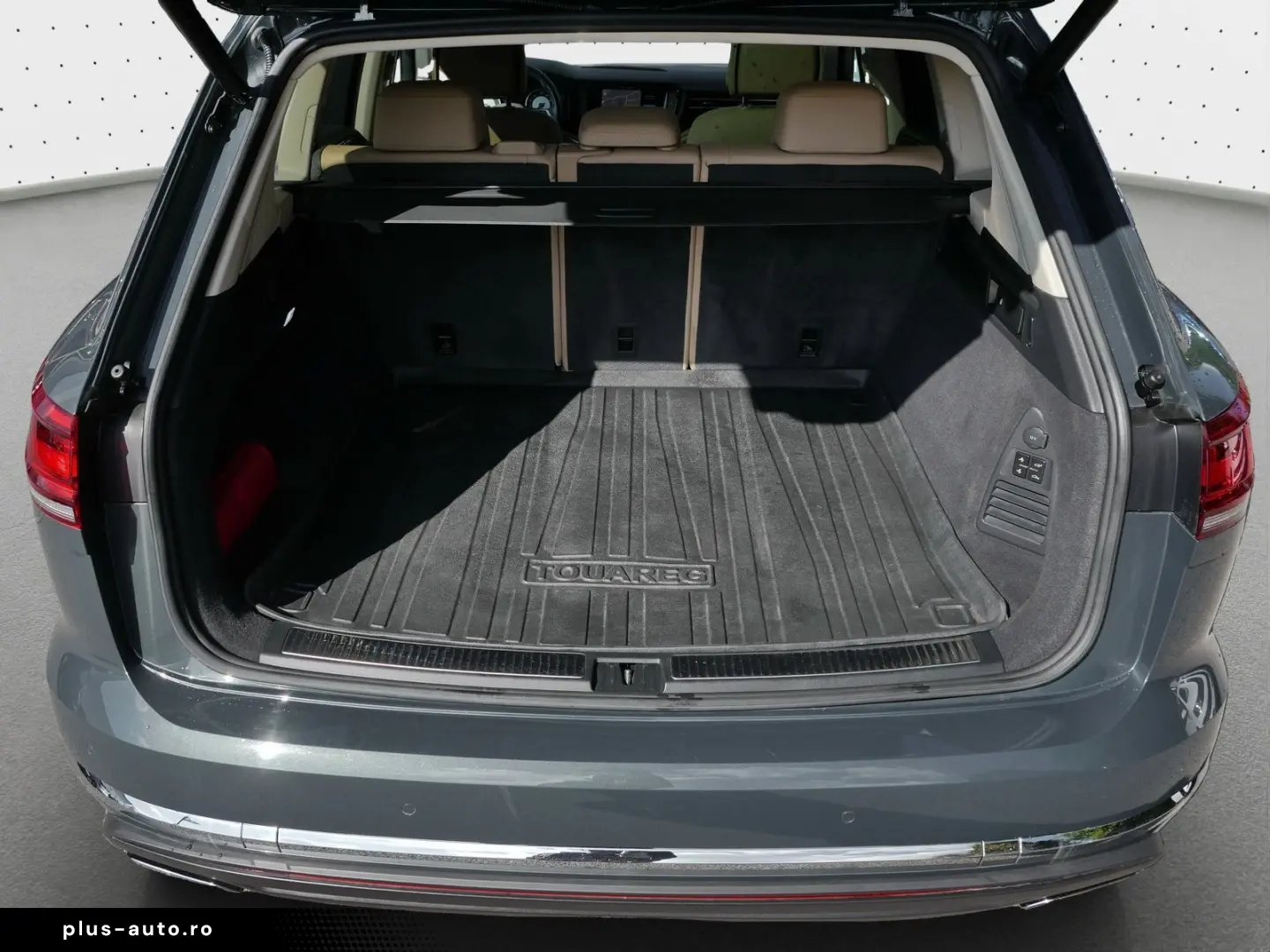 VW Touareg 3.0 TDI Pano Stand RFK Air ACC LED Navi