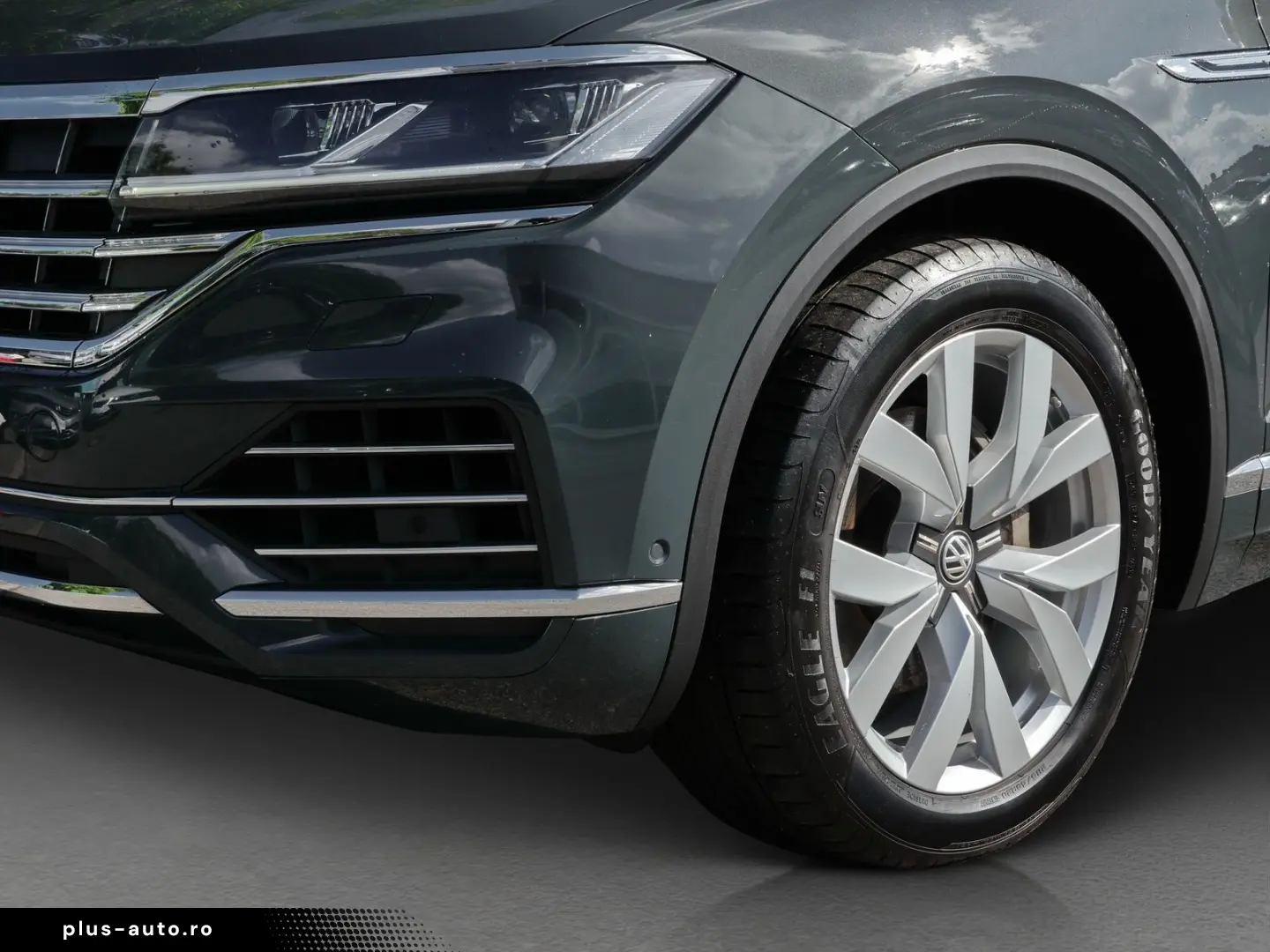 VW Touareg 3.0 TDI Pano Stand RFK Air ACC LED Navi