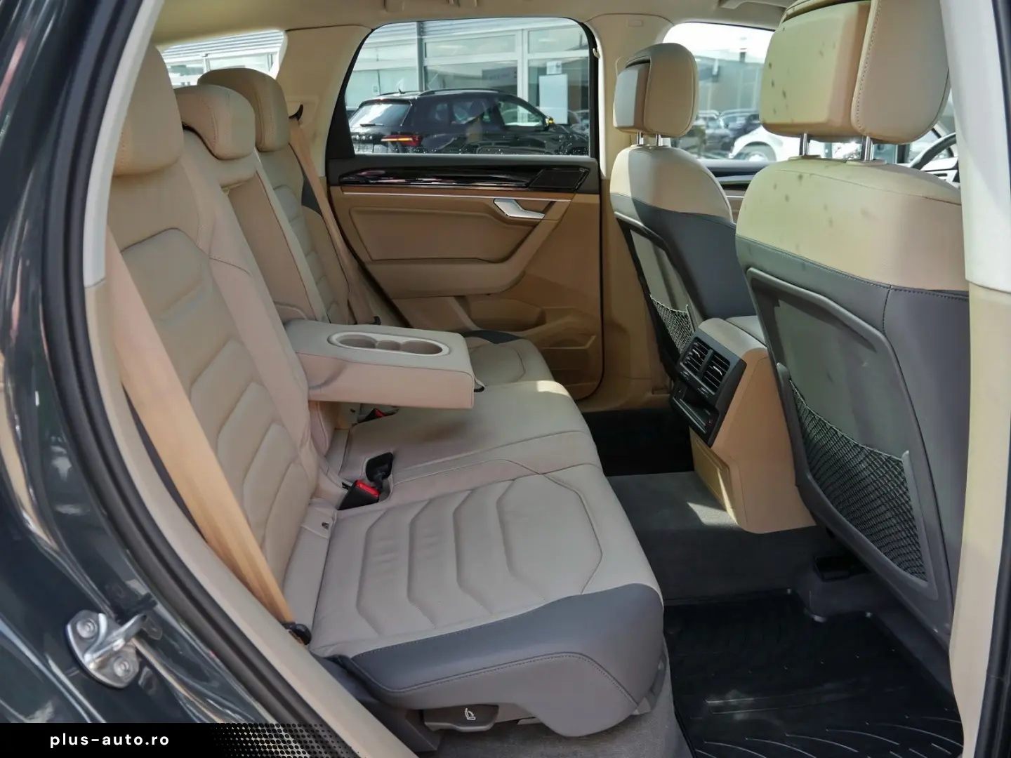 VW Touareg 3.0 TDI Pano Stand RFK Air ACC LED Navi