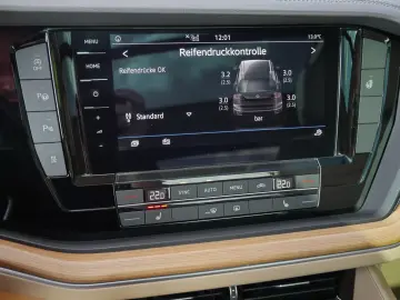 VW Touareg 3.0 TDI Pano Stand RFK Air ACC LED Navi