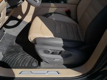 VW Touareg 3.0 TDI Pano Stand RFK Air ACC LED Navi