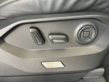 VW Touareg R-Line 4M  Navi Leder Pano Luft Kamera