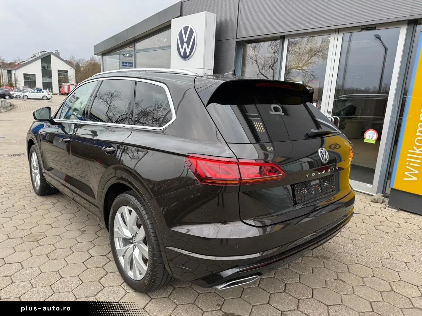 VW Touareg 3.0 V6 TDI R-line 4MOT ACC PANO LED AHK