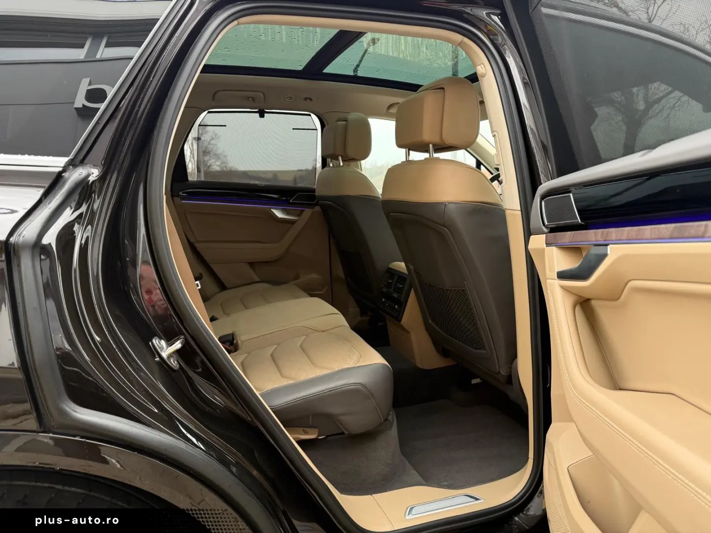 VW Touareg 3.0 V6 TDI R-line 4MOT ACC PANO LED AHK