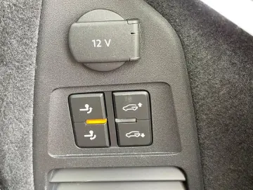 VW Touareg 3.0 V6 TDI R-line 4MOT ACC PANO LED AHK