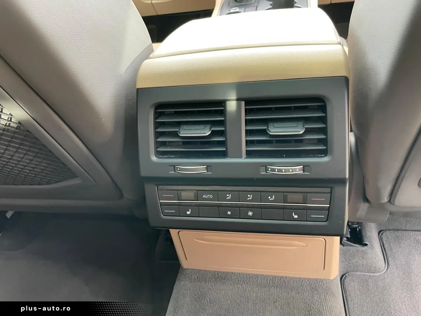 VW Touareg 3.0 V6 TDI R-line 4MOT ACC PANO LED AHK