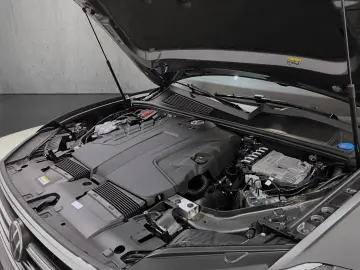 VW Touareg 3.0 TDI  Luft  el. Klappe  AHK  Alu 19