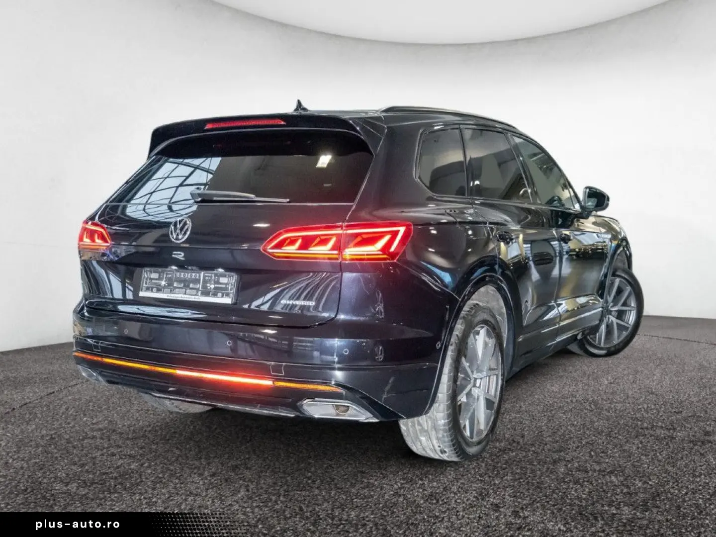 VW Touareg 3.0 V6 TSI R eHybrid 4M Pano AHK Kamera